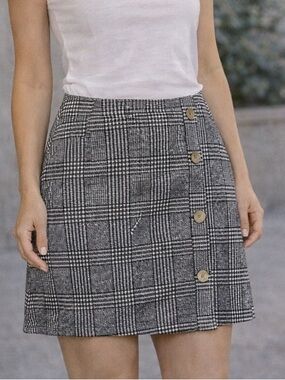 Women’s Plus Size Plaid Black and White Button Skirt - Size 4X